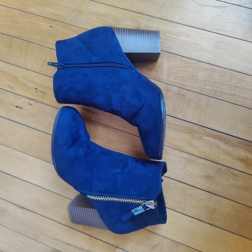 Apt. 9 Blue Ankle Boots with Chunky Heel